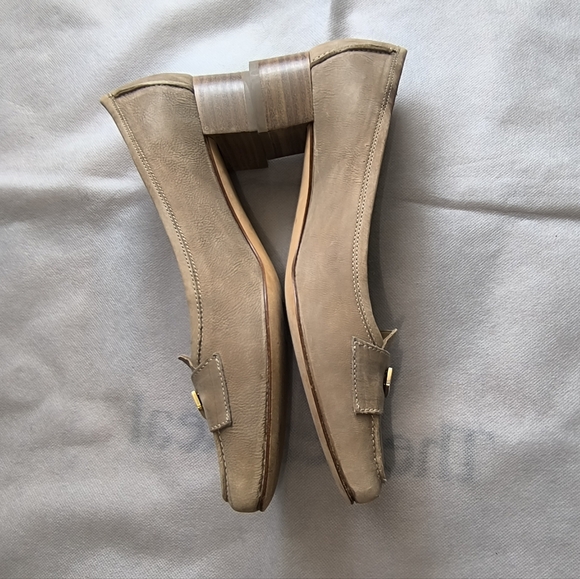 BOTICELLI Women’s Low Heel Beige Suede Loafers Made in Italy Size 7.5 - Picture 11 of 16